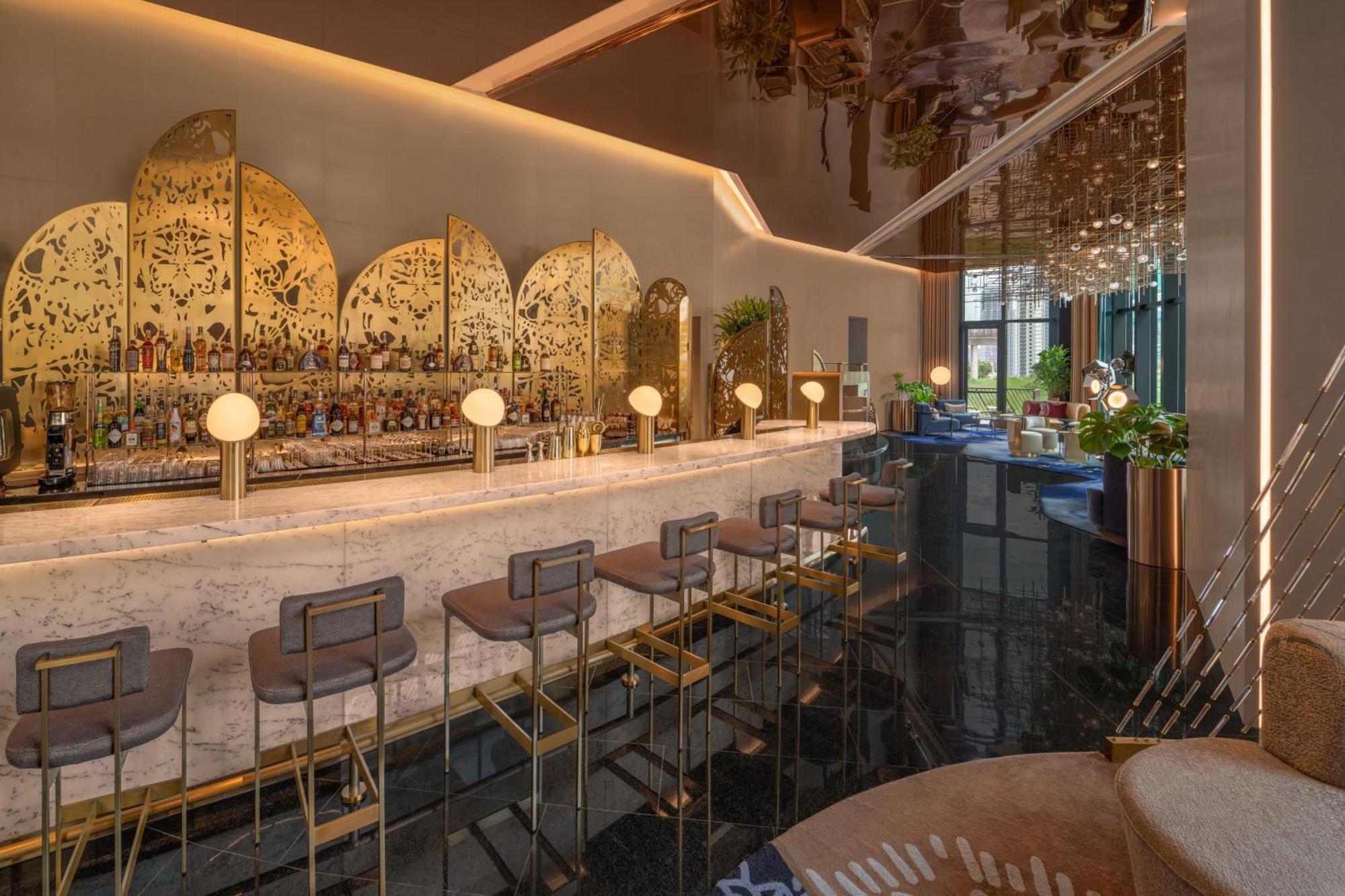 W Macau - Studio City Exterior foto The bar at the 101 Sky Bar
