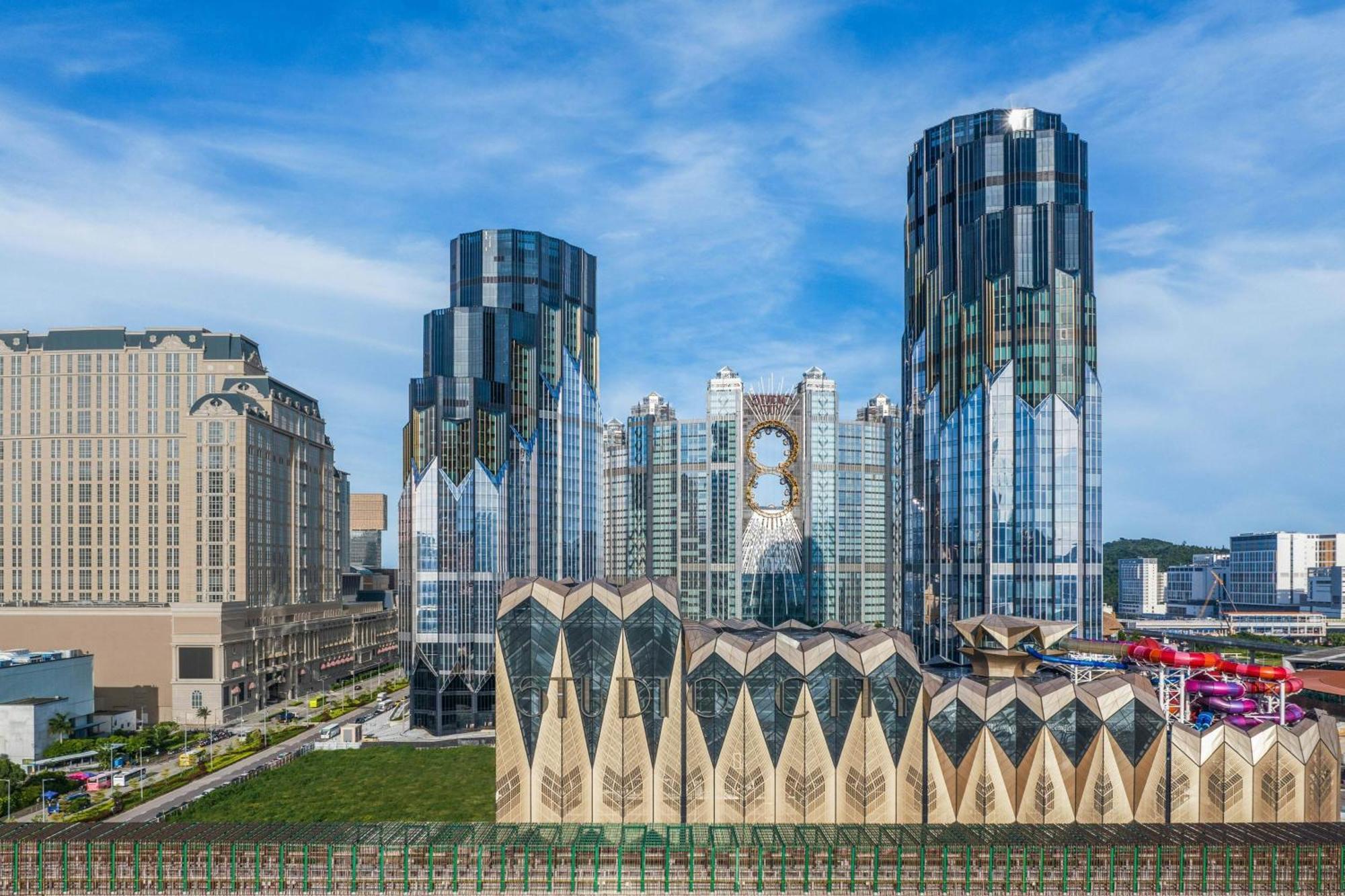 W Macau - Studio City Exterior foto The New Century Grand Theatre