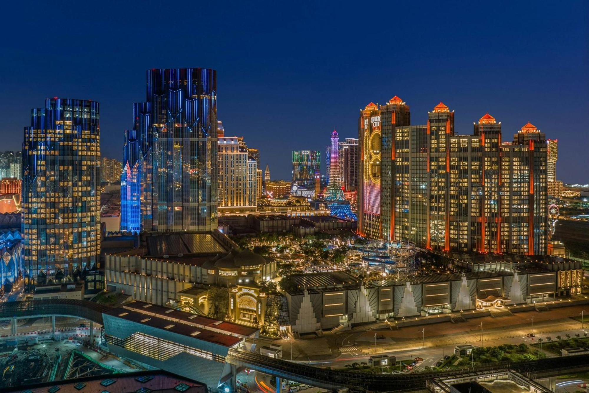 W Macau - Studio City Exterior foto View of the district